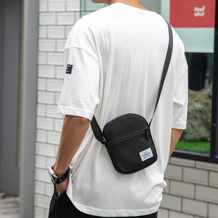 男士小包特小单肩迷你小挂包小挎包潮牌斜跨小背包轻便男生斜挎包