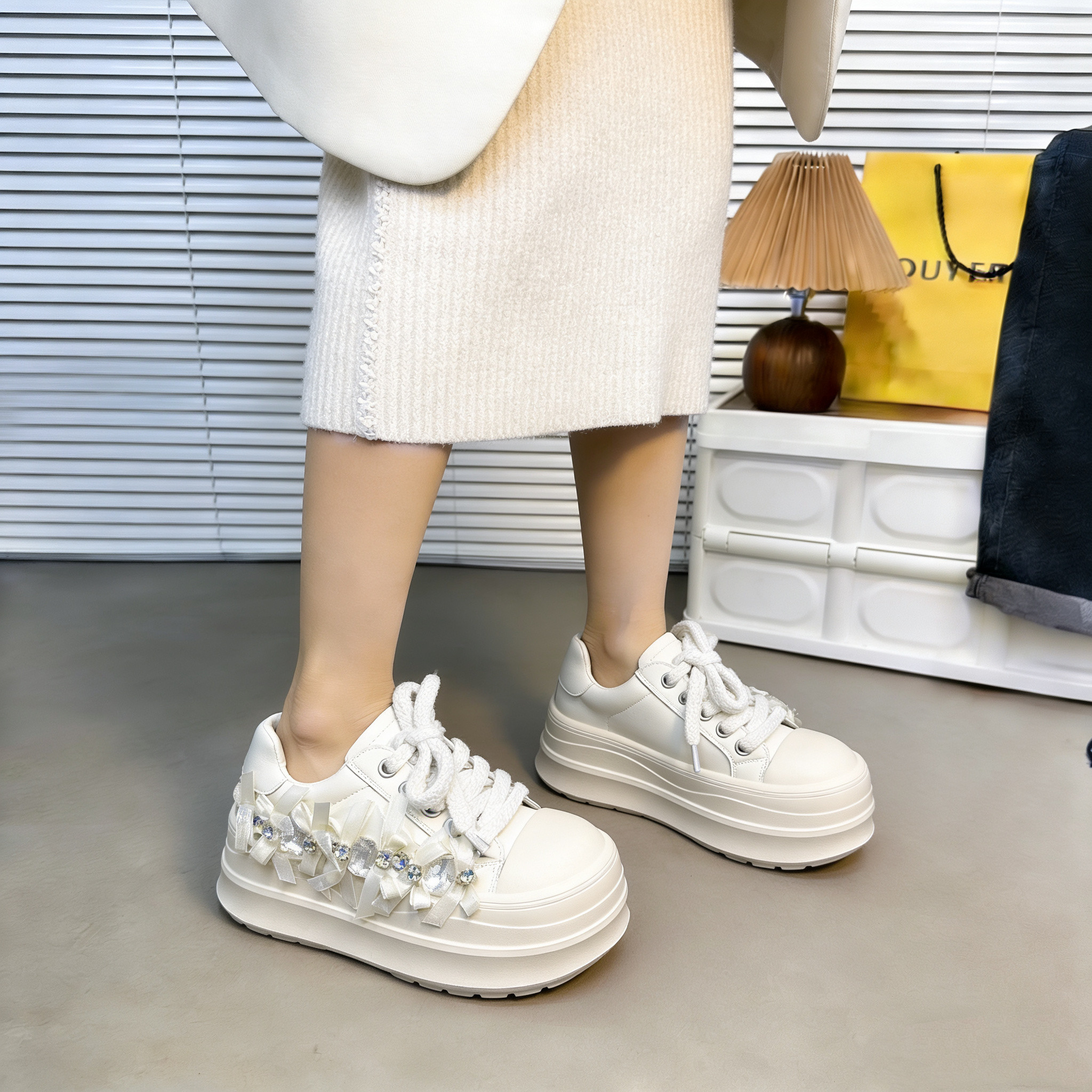 真皮欧货水钻蝴蝶结蕾丝休闲板鞋小白鞋丑萌面包鞋小个子增高女鞋,女鞋,时装靴,淘宝优惠券,粉丝福利购,淘宝优惠卷