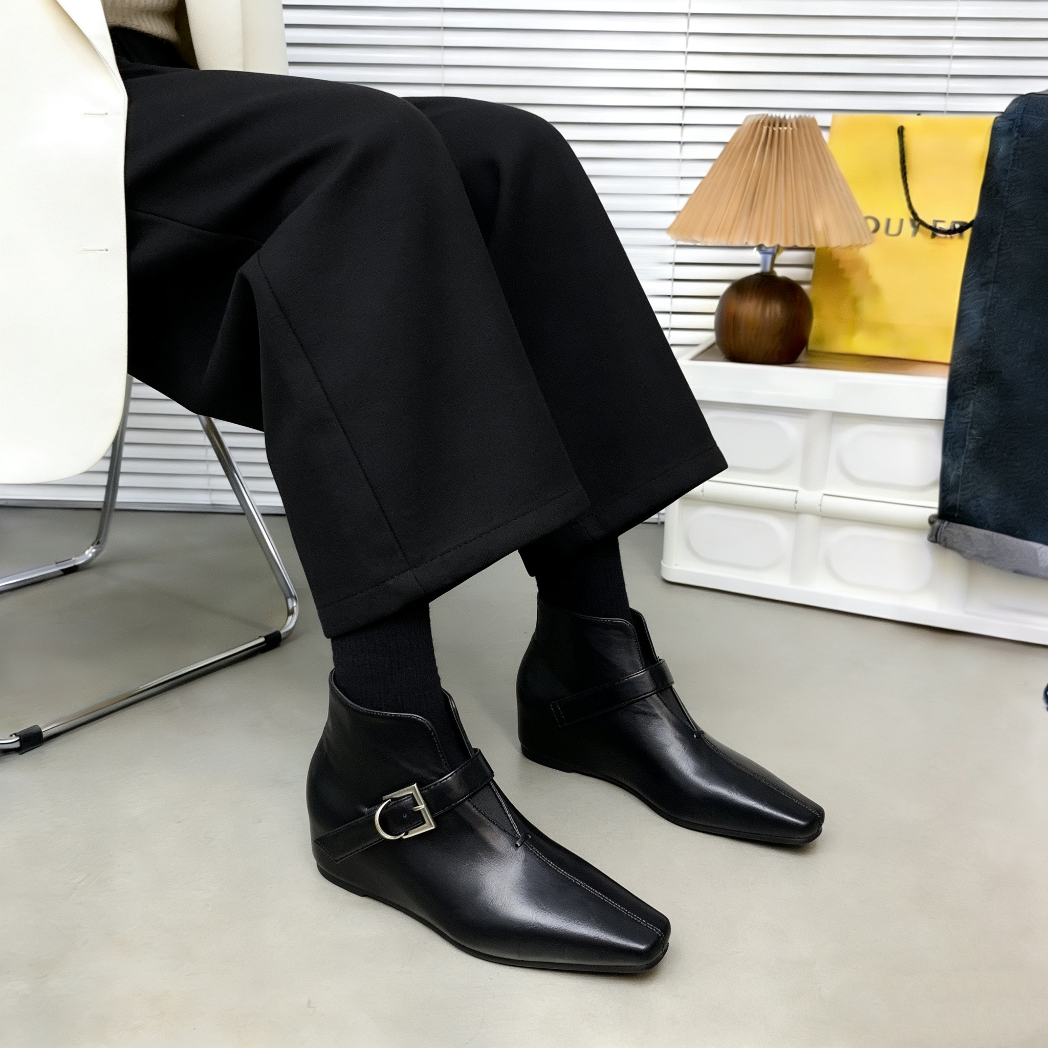 轻奢风~真皮尖头金属扣软皮小众时装靴短靴马丁靴显瘦内增高女鞋,女鞋,时装靴,淘宝优惠券,粉丝福利购,淘宝优惠卷