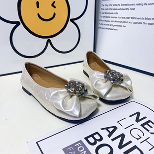 都是高品质 特价 大码 女鞋 通勤浅口百搭单鞋 蝴蝶结小皮鞋 断码