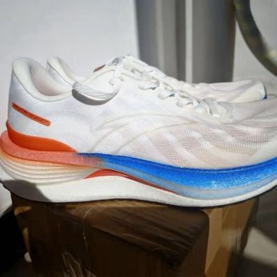 安踏冠军3代氮科技专业跑步鞋