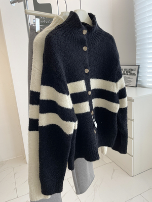 软糯圈圈纱条纹高领毛衣开衫