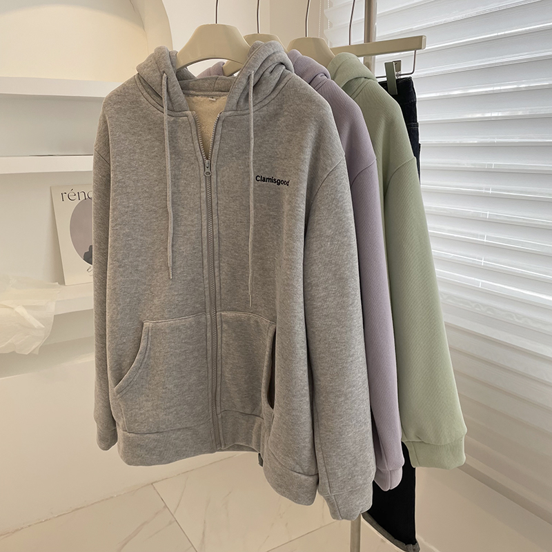 加厚保暖羊羔绒字母刺绣拉链外套