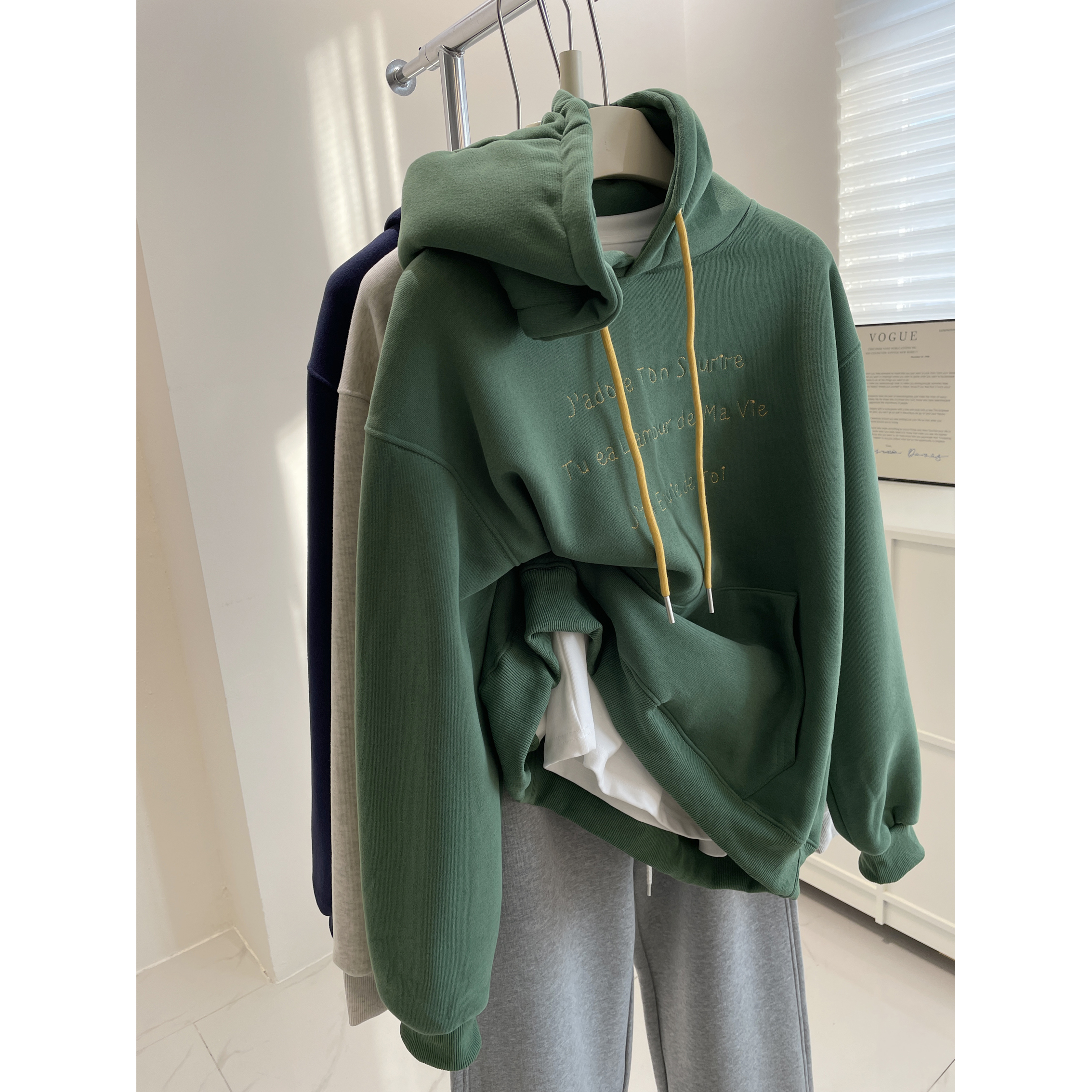 小刺绣加绒连帽卫衣套头休闲帽衫