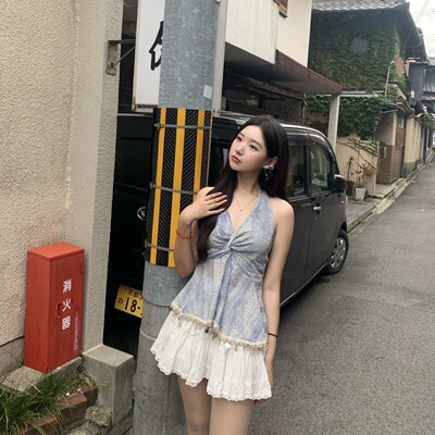 民族风重工刺绣花朵挂脖V领背心女夏季2026褶皱扭结性感露背上衣