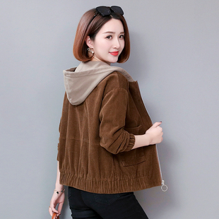 加绒中老年灯芯绒短外套女春秋年新款百搭连帽二八月休闲条绒夹克