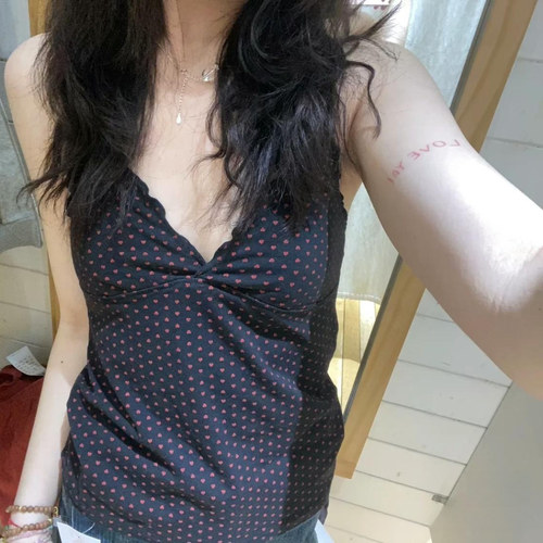 Brandy bm辣妹小吊带背心女夏美式黑色爱心花边V领爱心显瘦上衣短