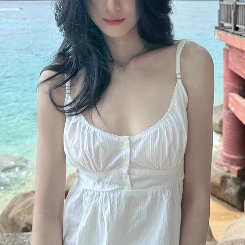 Brandy bm纯色三粒扣花边纯棉吊带背心bm甜美打底上衣