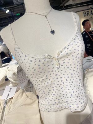 bm三粒扣碎花吊带