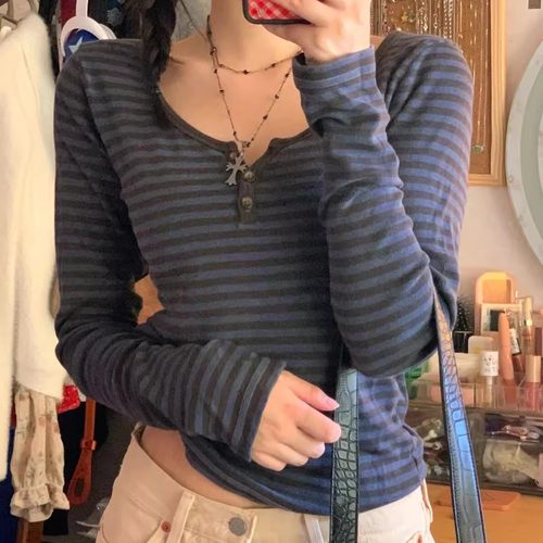 三粒扣条纹上衣长袖女