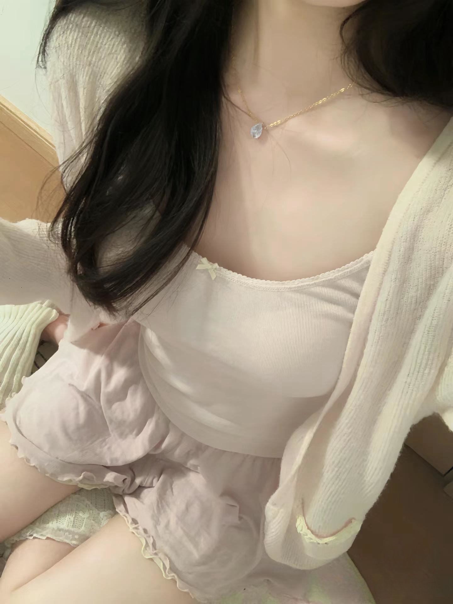 粉色花边背心吊带2024新款