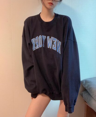 刺绣宽松圆领bm卫衣女