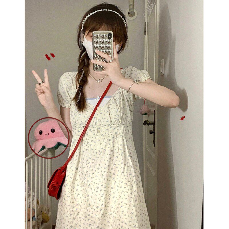 bm泡泡袖蕾丝边碎花连衣裙女图片