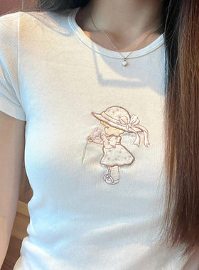 bm白色超好看女孩刺绣正肩短款修身短袖白t恤上衣女2025新款