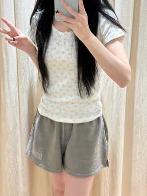 小熊短款碎花修身三粒扣美式复古