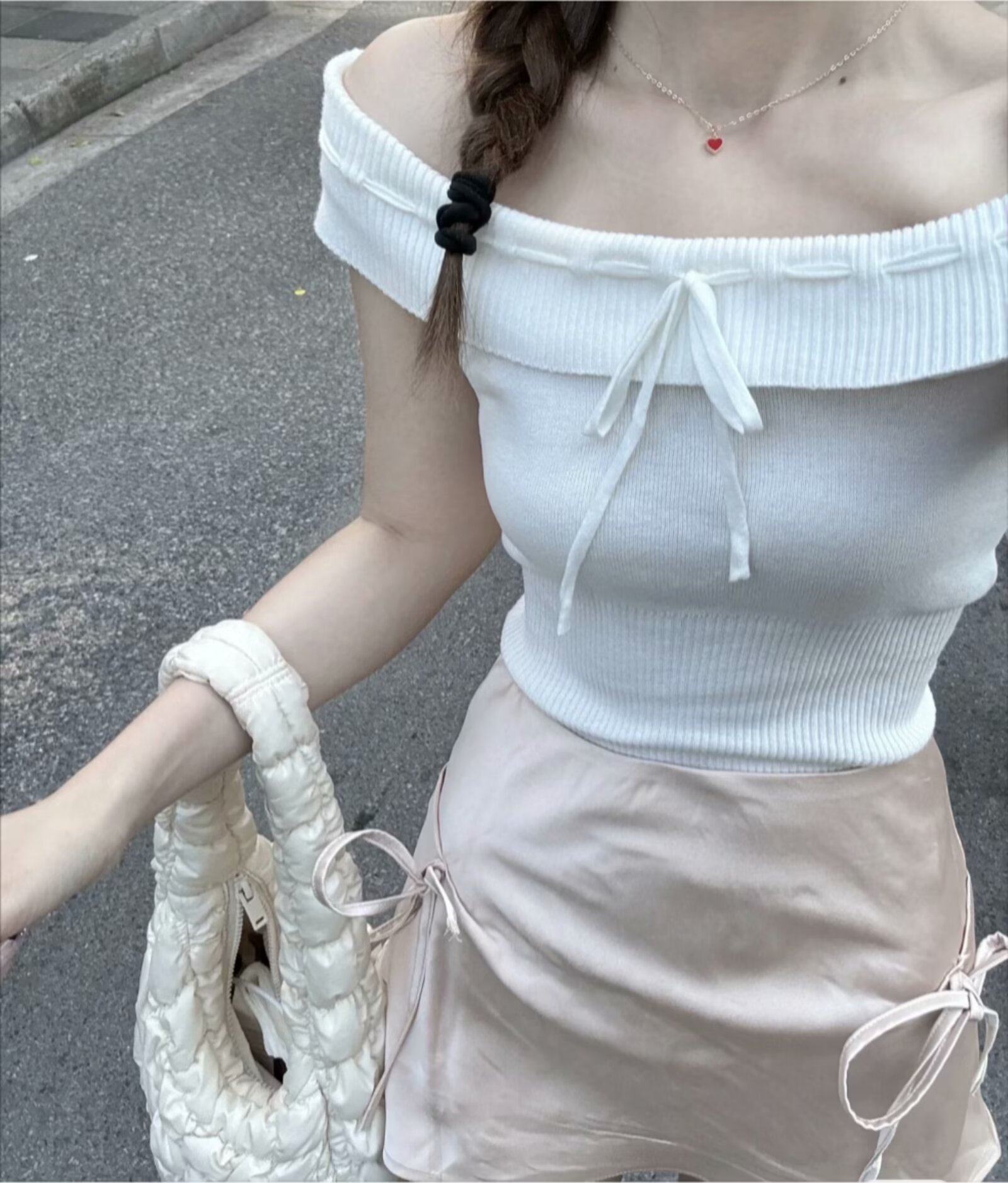 Brandy BM纯欲辣妹白色一字肩针织T恤女夏无袖系带修身露肩上衣