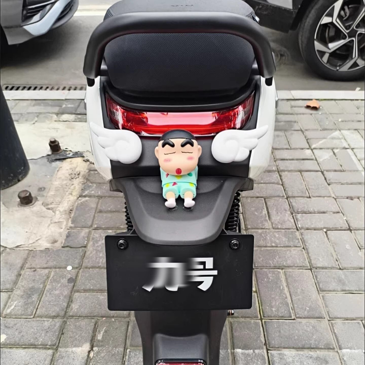 适用九号MZ/NZ mix车尾立体动漫蜡笔小新公仔配件电动车可爱装饰