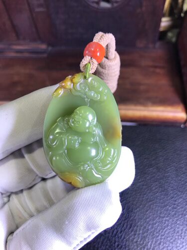 天然和田玉东北籽料厂家直销析木黄绿河磨玉大肚佛挂坠27克岫岩玉