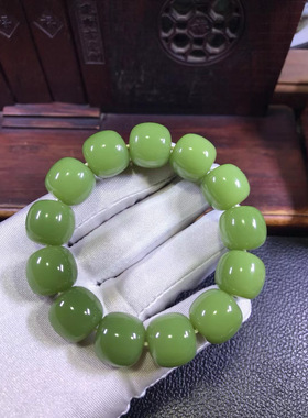 和田玉析木黄绿河磨玉老形珠手链重115克玉净如水没有结构