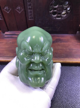 和田玉析木河磨玉椴树林石大师玉雕作品降龍罗汉头碧玉材质428克