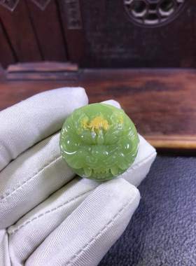 天然和田玉东北籽料析木黄绿河磨玉龙头挂坠15克天然俏色没有打孔