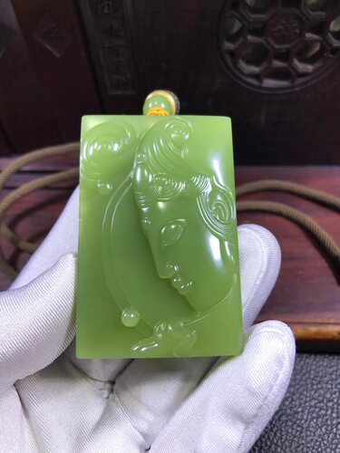 析木黄绿河磨玉佛[合十]挂坠（大师作品）重63克标价非卖价