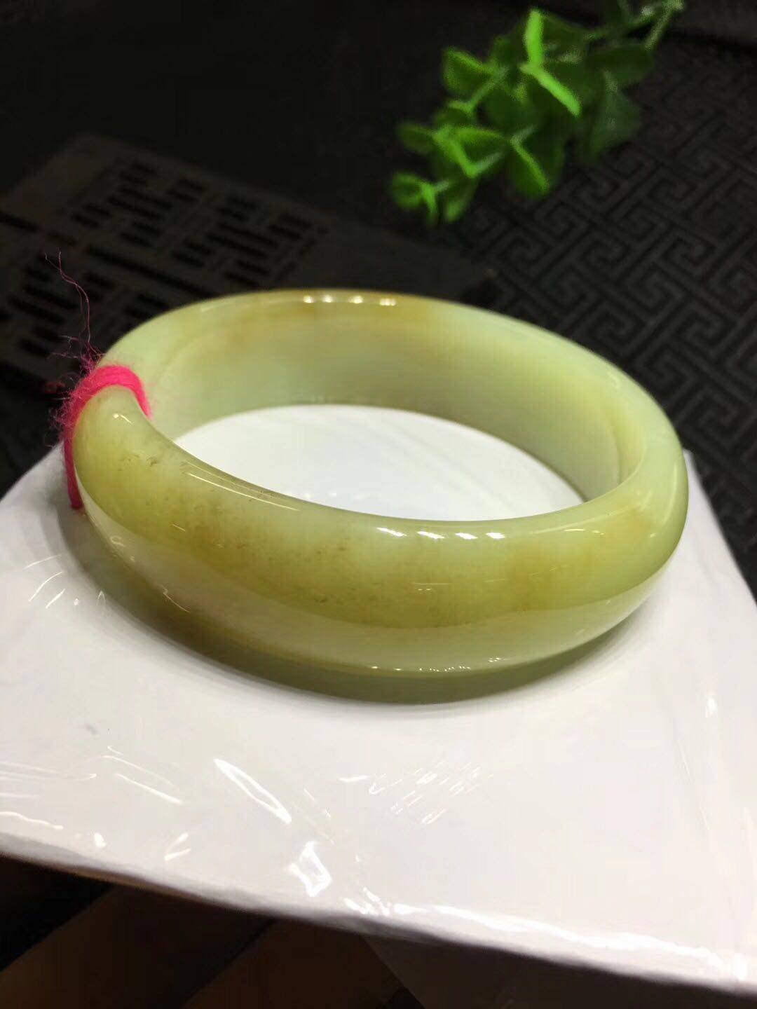 天然正品岫岩黄白老玉手镯女款带糖大口径透闪石玉精品厂家直销61