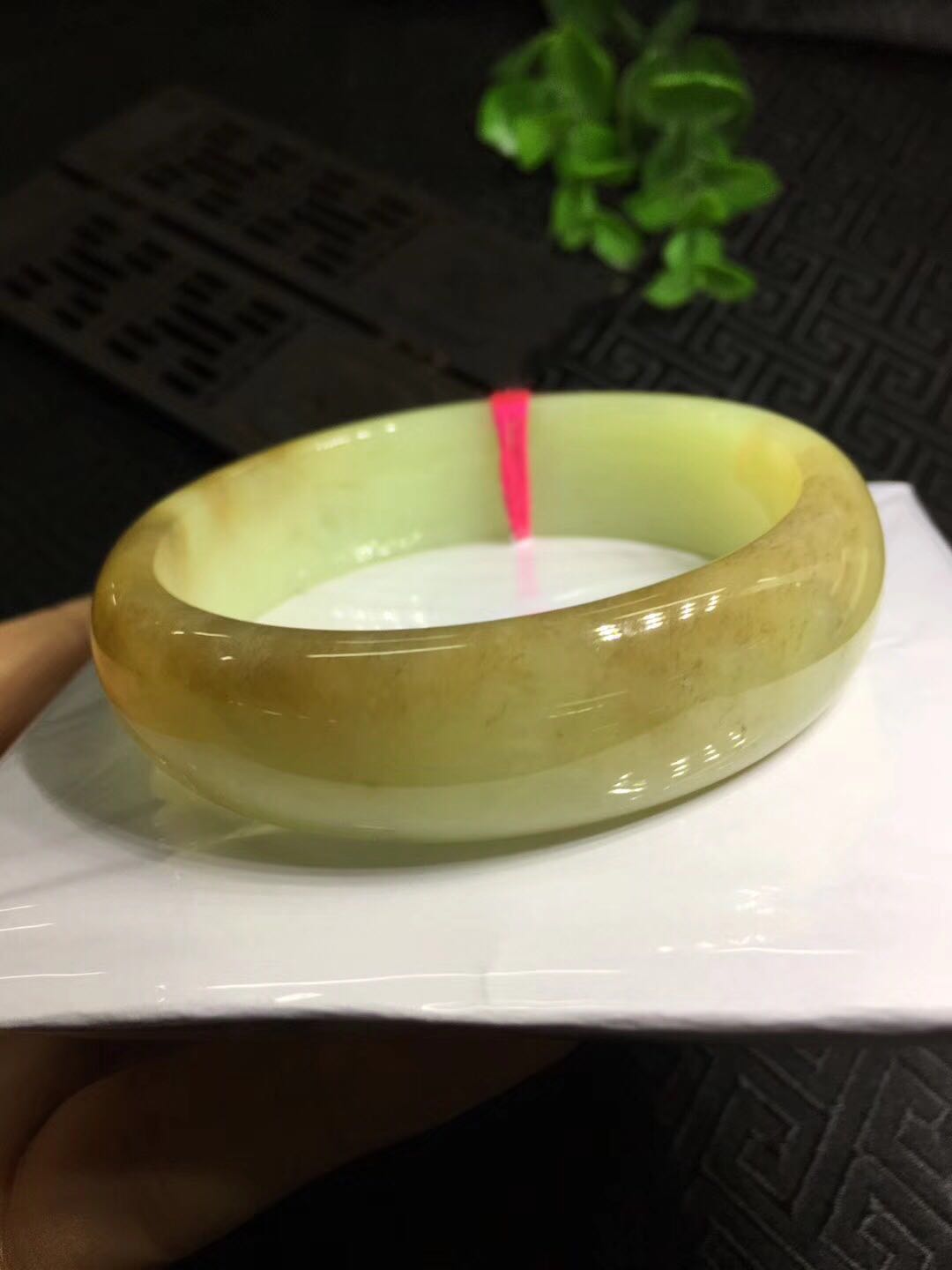 天然正品岫岩黄白老玉手镯女款带糖小口径透闪石玉精品厂直销59