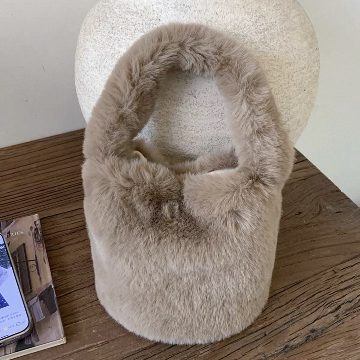 秋冬毛绒绒水桶包百搭通勤毛绒包手提小包,箱包皮具/热销女包/男包,水桶包,淘宝优惠券,粉丝福利购,淘宝优惠卷