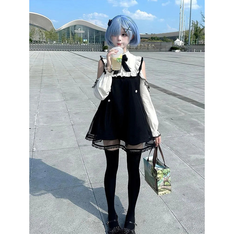 设计感小众蕾丝拼接露肩短裙子