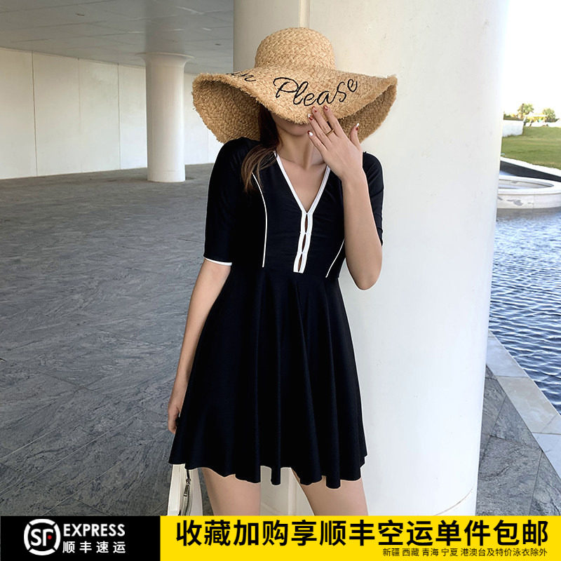 泳衣女大码胖mm200斤性感遮肉显瘦连体裙式保守学生ins风温泉泳装