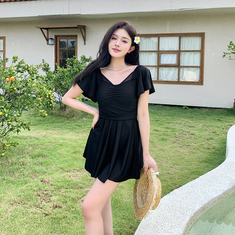 韩版泳衣女2025新款保守连体黑色大码胖mm200斤显瘦遮肚温泉泳装
