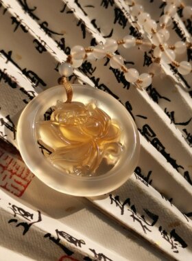 天然玉髓玛瑙玉佩吊坠