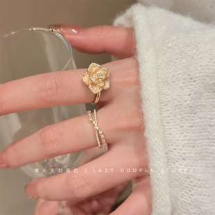 法式温柔珍珠山茶花戒指女2025年新款轻奢小众设计精致爆款食指戒