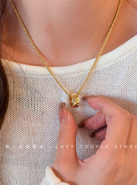 金色高级感芒星圆环吊坠锁骨链