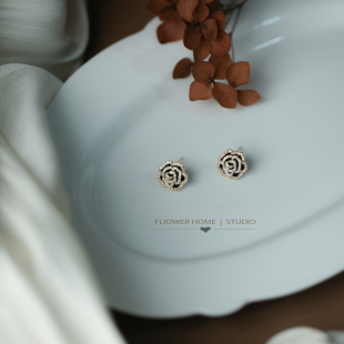 高级感黑色山茶花s925银针耳钉耳环女气质精致时尚 花宿studio