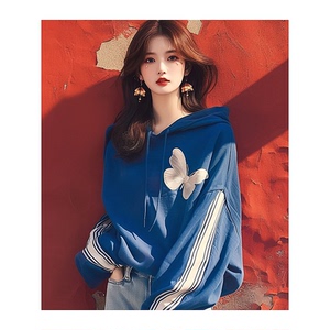 奥特莱斯专柜正品清仓女装蓝色蝴蝶印花连帽卫衣女秋冬季长袖上衣