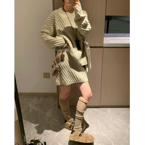 [香蕉派派]彩点羊毛韩版简约洋气慵懒风套装时尚显瘦上衣裙子套装