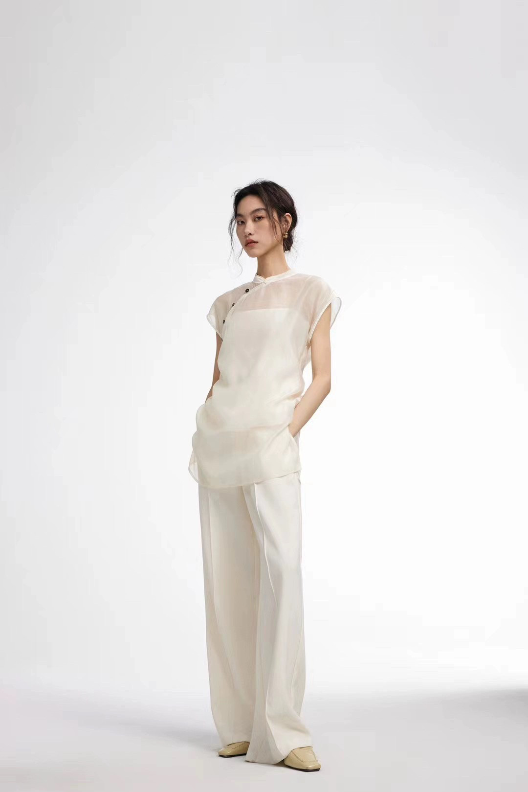 LC2024新中式设计透视感肌理休闲舒适亲肤立领短袖衬衣女夏两件套