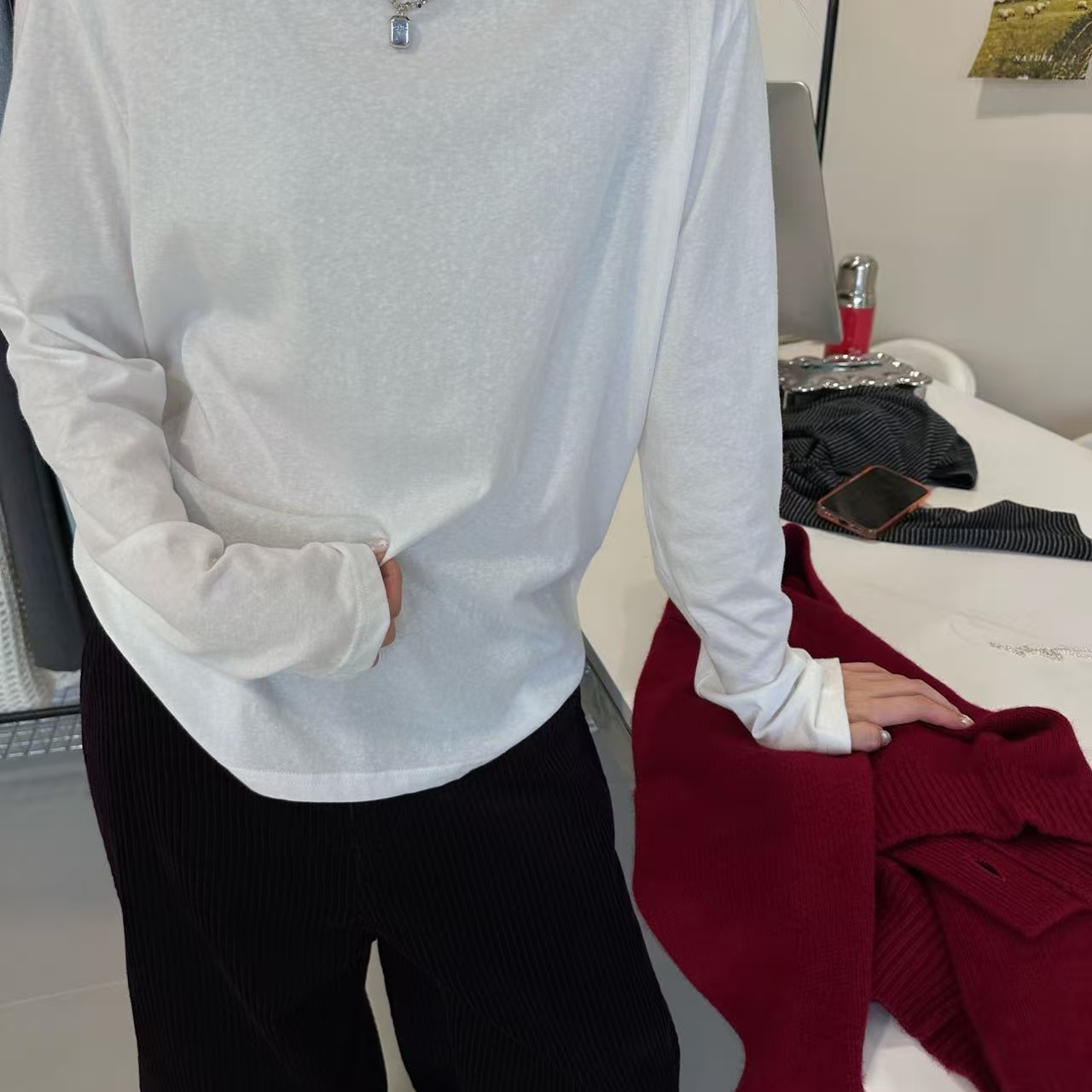 one白色T恤女2025秋冬叠穿内搭领口笑脸纯色打底衫时尚百搭上衣潮