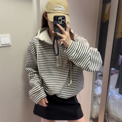 M77条纹连帽卫衣女2025冬款加绒加厚时尚显瘦小个子短款套头上衣