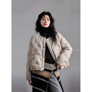 声雨竹超好看小个子柔软轻薄羽绒服女短款2026秋冬时尚洋气百搭圆