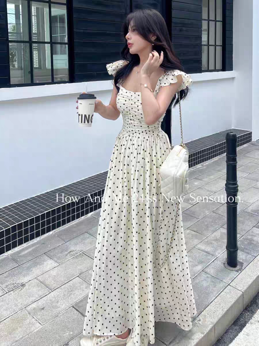 法式时尚气质方领波点收腰显瘦小飞袖吊带连衣裙女夏季新款长裙子
