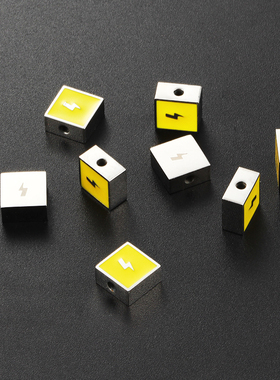 钛钢方形通孔珠黄色闪电配件diy项链手链串珠小众轻奢时尚小挂件