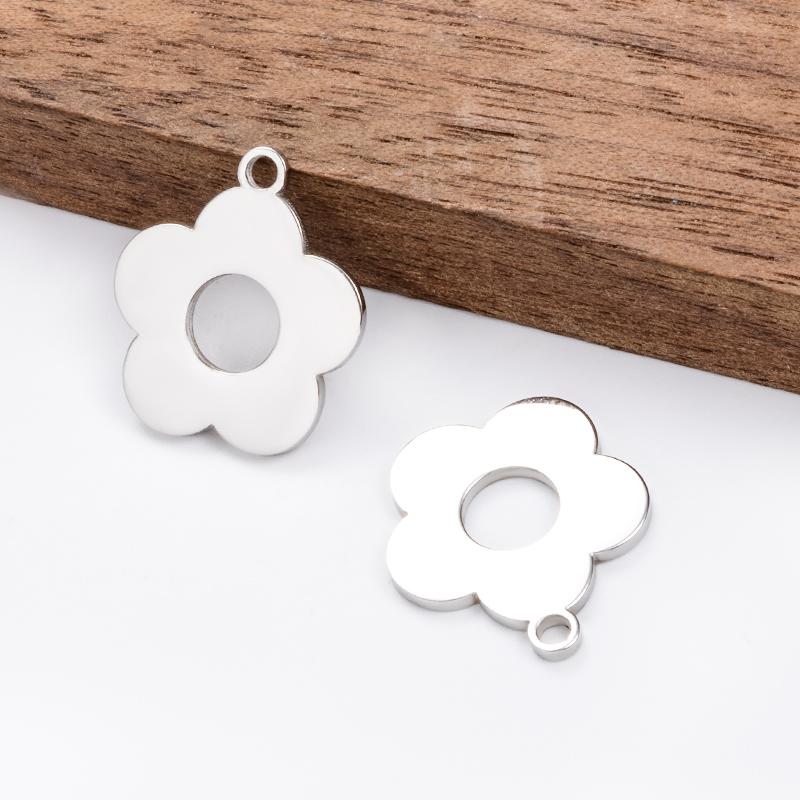 钛钢抛光镂空小花朵吊坠明星同款