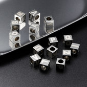 钛钢通孔方块字母吊坠diy项链手链个性 时尚 无性别男女搭配件方形