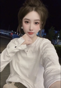 欧洲站2026秋季新款纯色拼接袖纽扣t恤女时尚洋气百搭长袖上衣潮