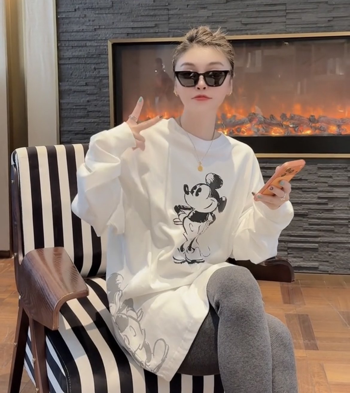 欧洲站2025冬季新款米奇卡通图案印花t恤女宽松时尚洋气百搭上衣,女装/女士精品,T恤,淘宝优惠券,粉丝福利购,淘宝优惠卷