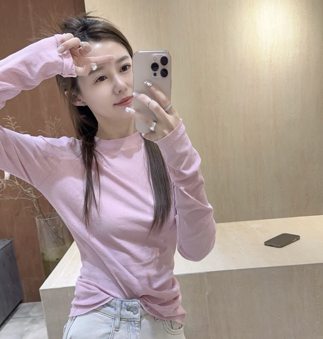 欧洲站2026春季新款纯色净版打底衫女时尚洋气百搭长袖套头上衣潮