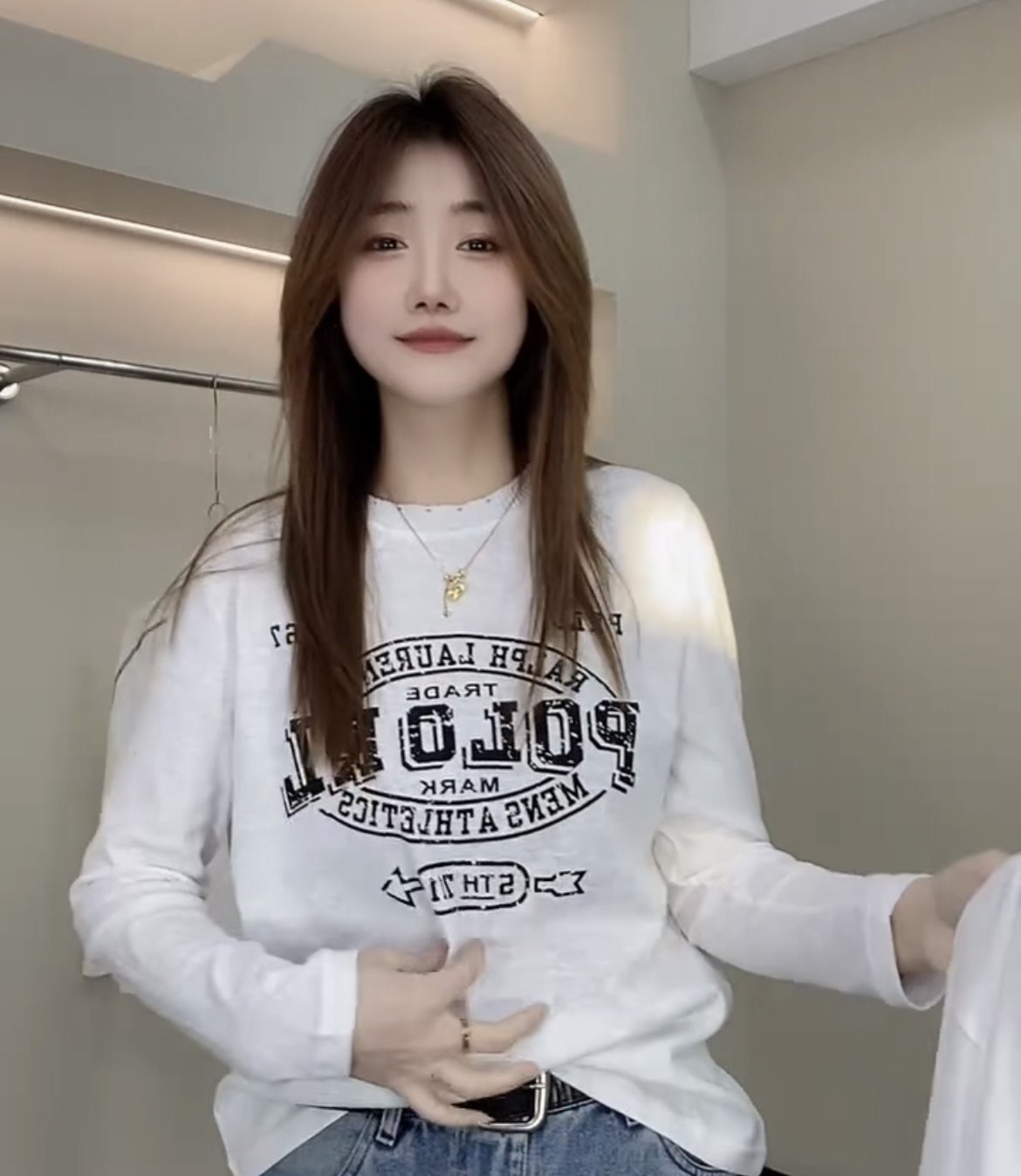 欧洲站2026春季新款字母印花拼接t恤女时尚洋气百搭长袖套头上衣